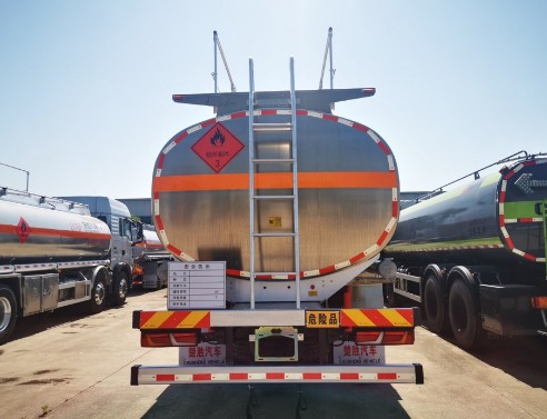 國六陜汽德龍前四后八鋁合金運油車 國六陜汽德龍前四后八鋁合金運油車