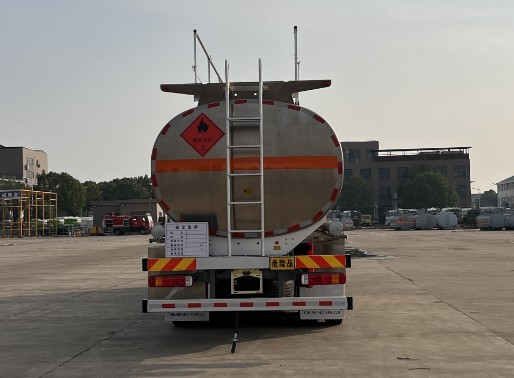 重汽豪沃29.3方鋁合金運油車_楚勝牌CSC5329GYYLZ6型鋁合金運油車 重汽豪沃29.3方鋁合金運油車_楚勝牌CSC5329GYYLZ6型鋁合金運油車